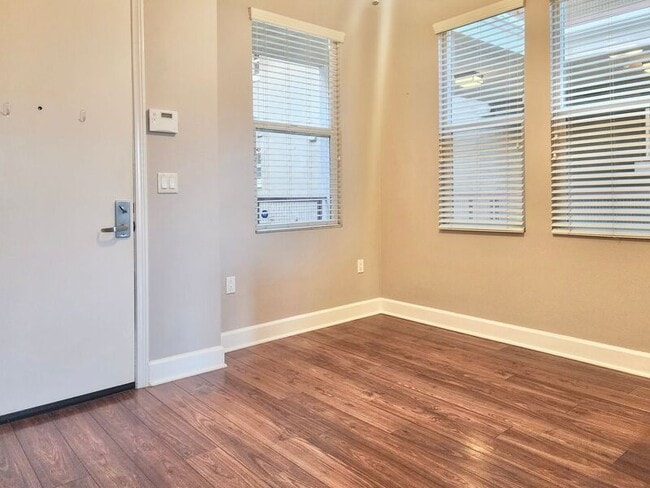 Building Photo - 12842 Palm St