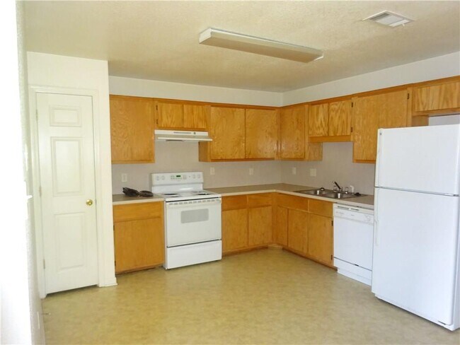 Building Photo - 202 Castellon Ct