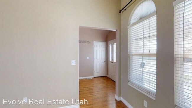 Building Photo - 6 br, 3.5 bath House - 2511 Goodnight Drive