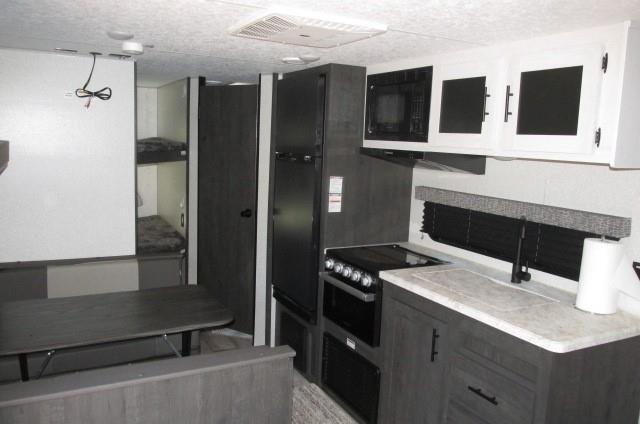 Foto del edificio - 48 Oak Hill Dr