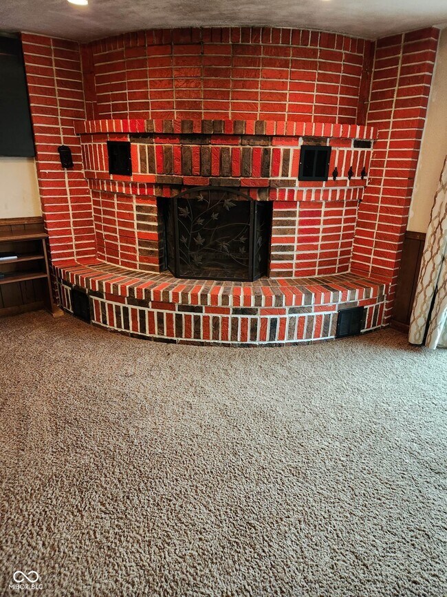 Foto del edificio - 5607 Riva Ridge Dr