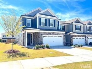 Building Photo - 913 Haybeck Ln