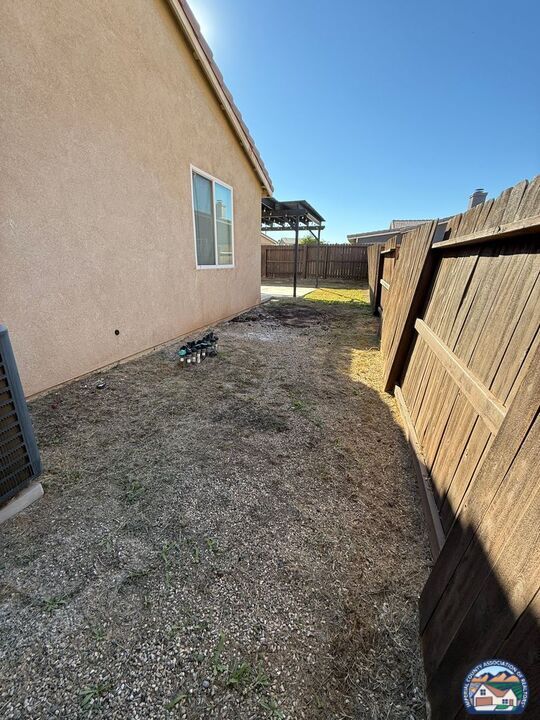 Building Photo - 867 Fieldview Ave