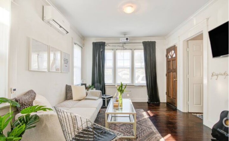 Foto principal - 2634 E 11th St