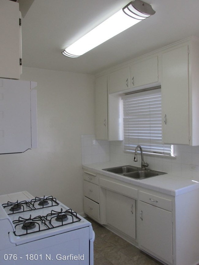Building Photo - 1801 Garfield Pl