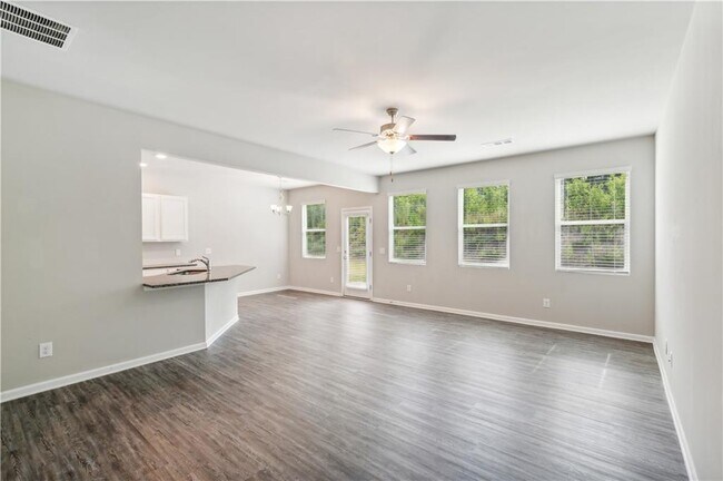 Building Photo - 67 Pointe Pl