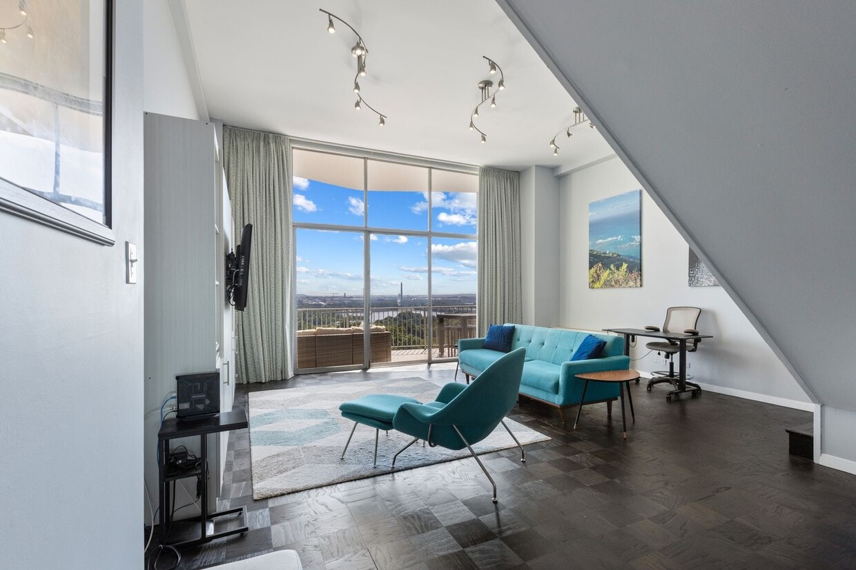 Primary Photo - Beautiful Modern 2 level, 1-Bedroom Condo ...