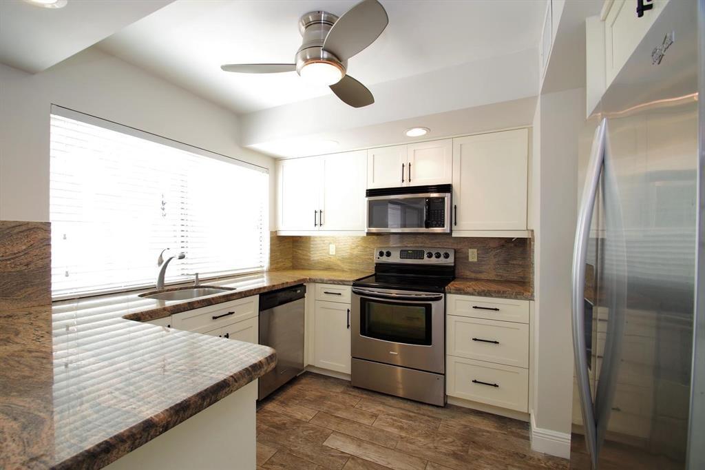 Foto principal - 3010 Willow Ln
