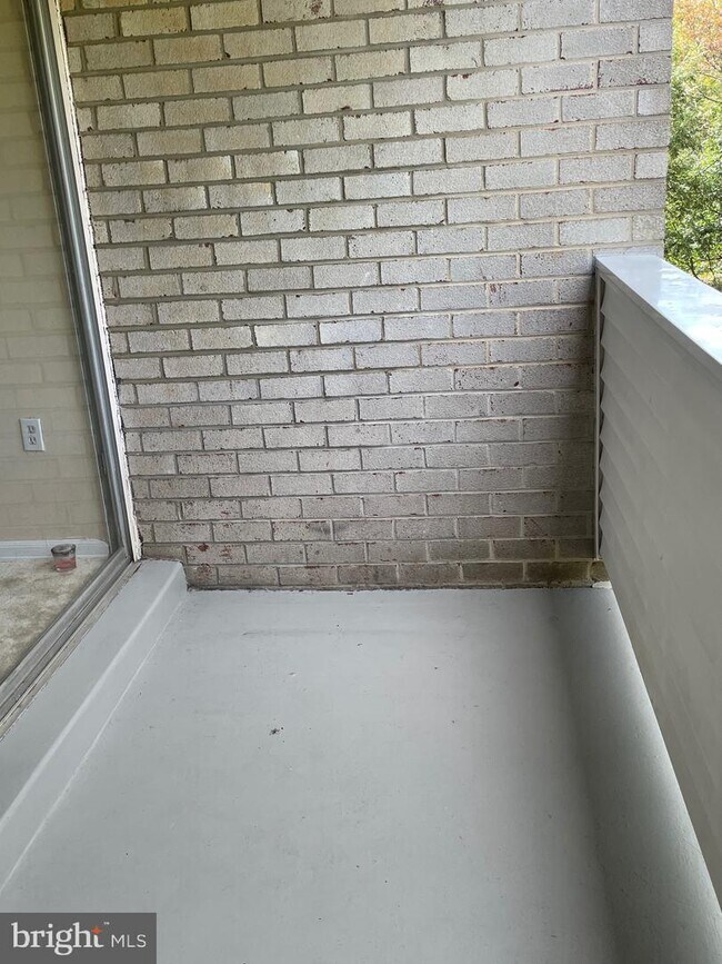 Foto del edificio - 5618 Bloomfield Dr