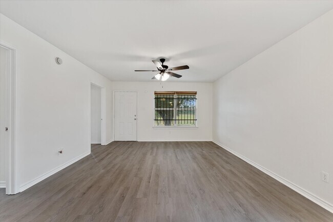 Foto del edificio - 11419 Roandale Dr