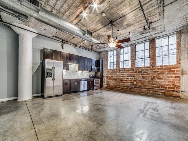 Building Photo - 1122 Jackson St