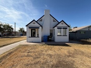 Building Photo - 1833 E Harvard St