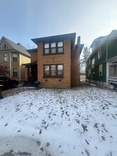 Building Photo - 1023 N Court St