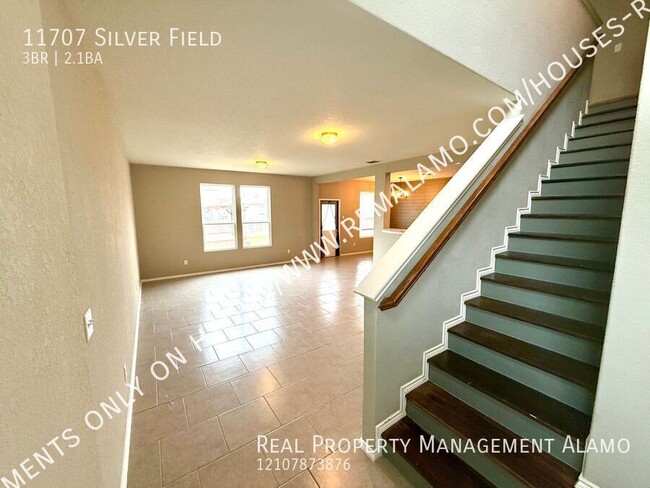 Foto del edificio - AVAILABLE NOW! Two Story 3 Bedroom / 2.5 B...