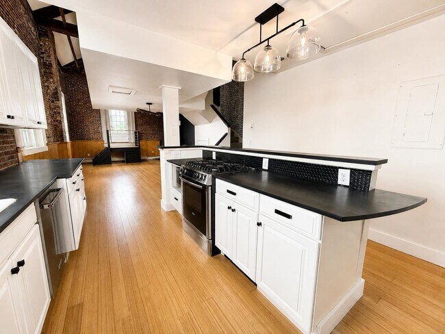 Foto del edificio - 348 Maplewood Ave