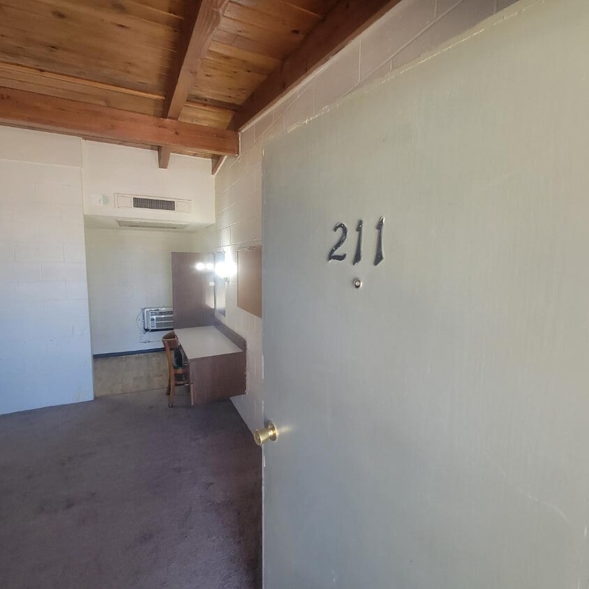Foto principal - 112 E Cherry St