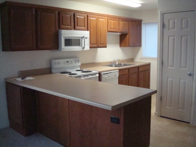 Building Photo - 1320 Christy Dr