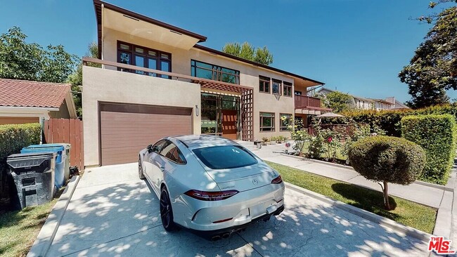 Building Photo - 1121 S Wilton Pl