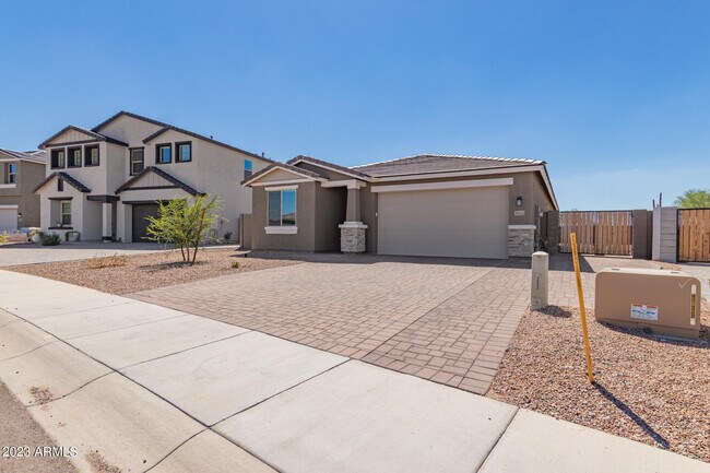 Building Photo - 26422 N Thornhill Dr