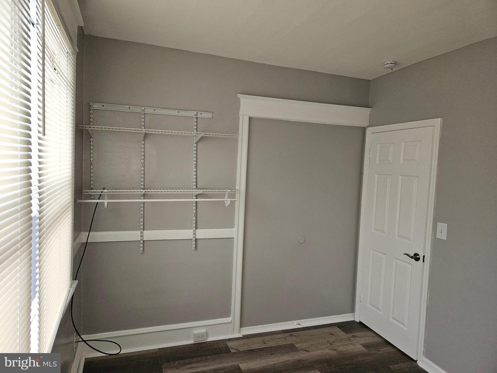 Primary Photo - 1147 Pratt St