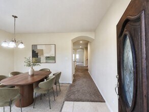 Building Photo - 2119 Del Mar Dr