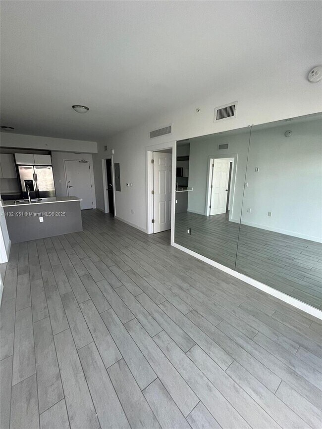 Foto del edificio - 321 NE 26th St