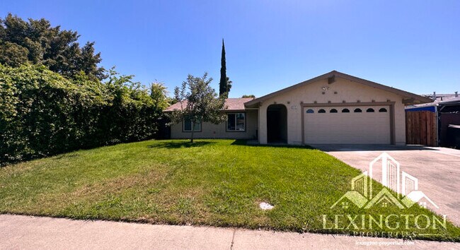Building Photo - Elegant, 4BD/2BA Home available in North H...