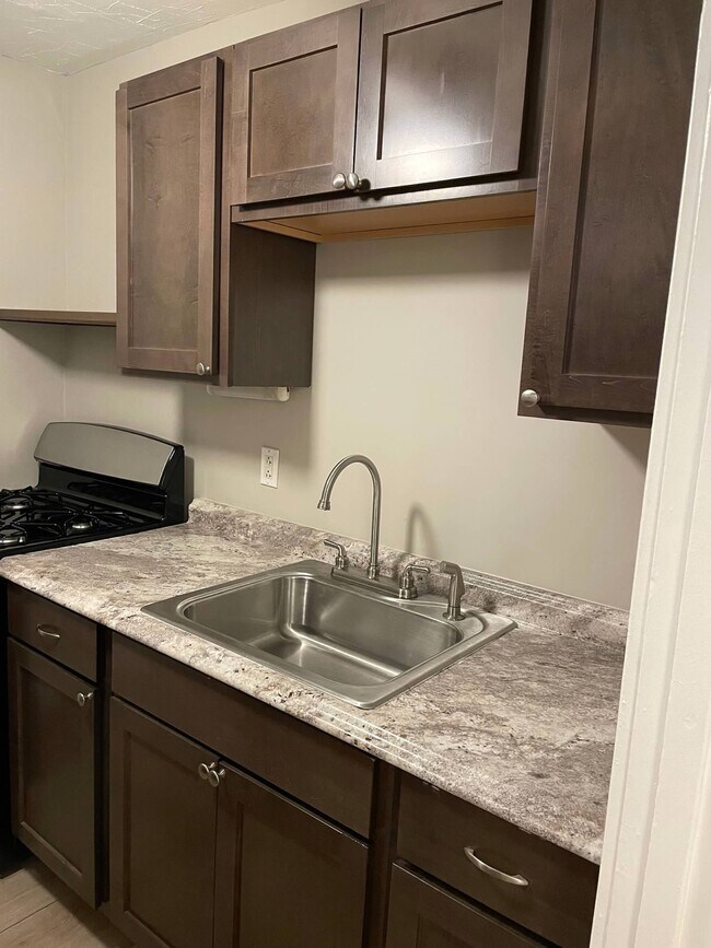 Foto del edificio - 329 Elmwood Ave