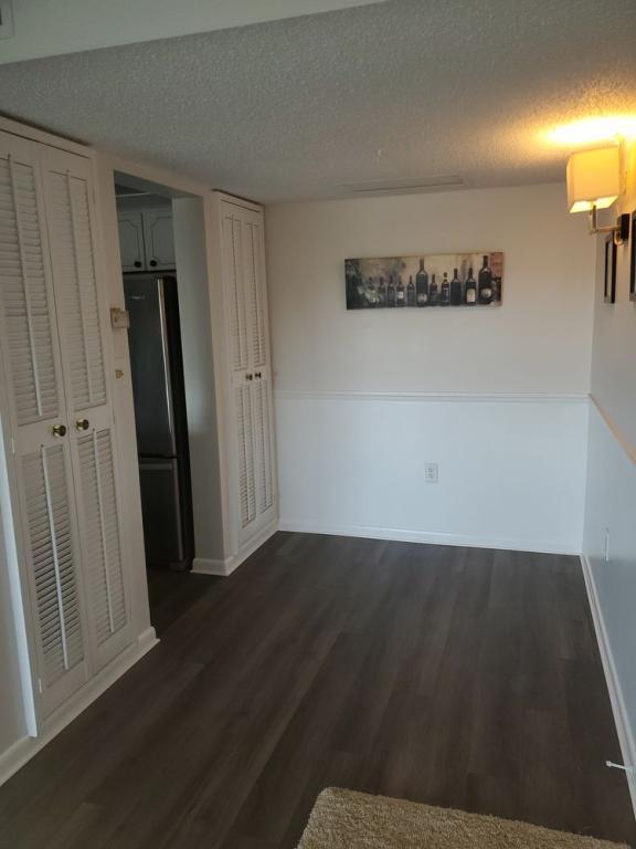 Foto del edificio - 4736 Jasper Dr #206