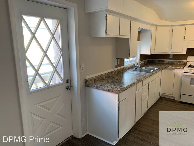 Building Photo - 3 br, 2 bath House - 1139 South Grand Avenue