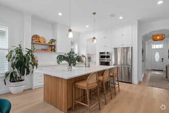 Building Photo - 4242 Anissa Ave