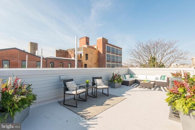 Building Photo - 2612 Trenton Ave