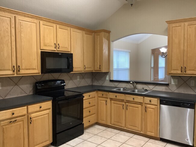 Foto del edificio - 4410 Shady Elm Dr