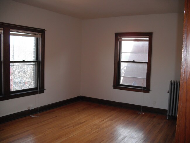 Building Photo - 928 Grand Ave