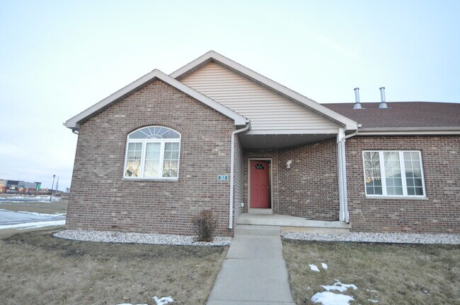 Building Photo - 213 Tall Grass Trl