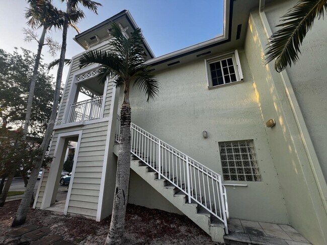 Foto del edificio - 375 NE 26th Ave