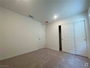 Building Photo - 7370 Daly Grv St