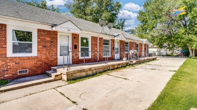 Building Photo - 725 S Greenwood Ave