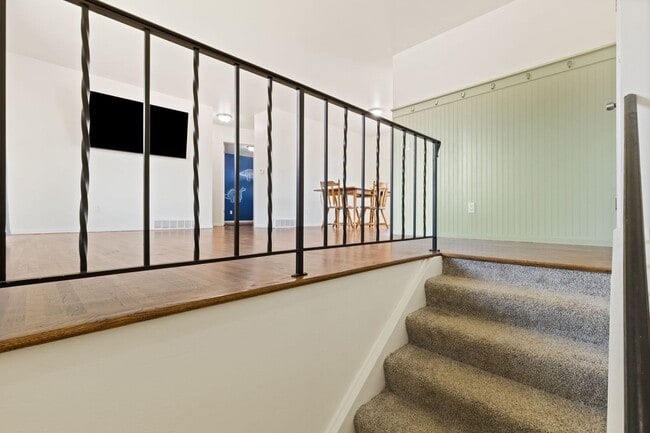 Foto del edificio - 4 bedroom with large backyard