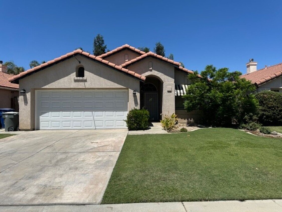 Primary Photo - 4003 Boswellia Dr