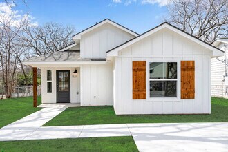 Building Photo - 1521 S Rusk Ave