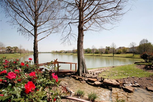 Building Photo - 3715 Shadow Cove Dr