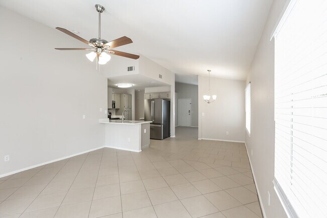 Building Photo - 5033 E Covina St