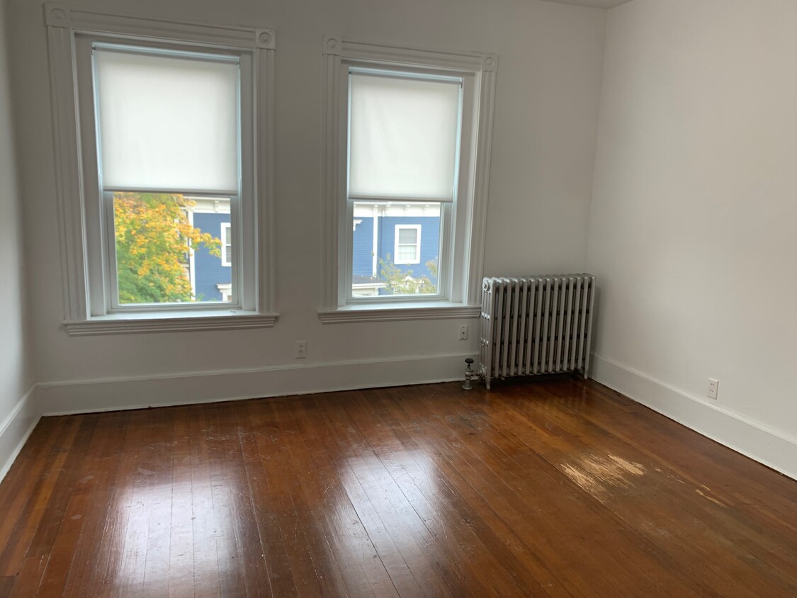 Primary Photo - 146 Oxford St