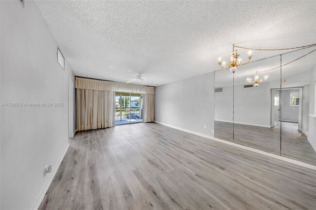 Building Photo - 257 S Cypress Rd