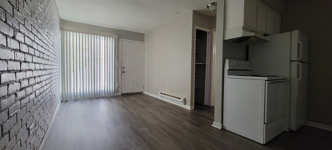 Foto del edificio - 11510 Portlance Ave