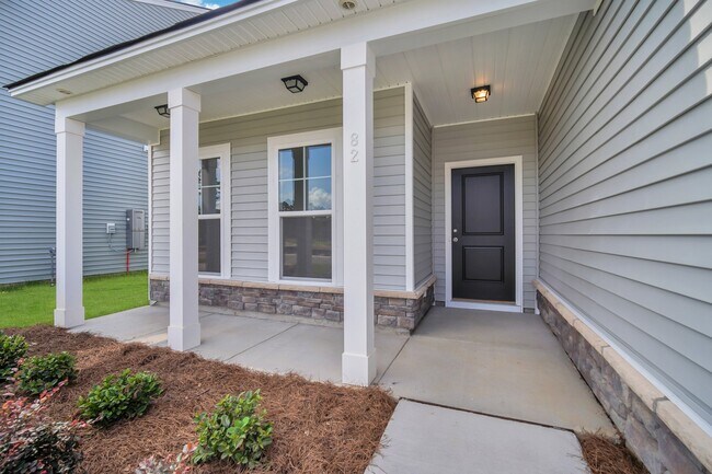 Building Photo - 82 Hillcrest Way