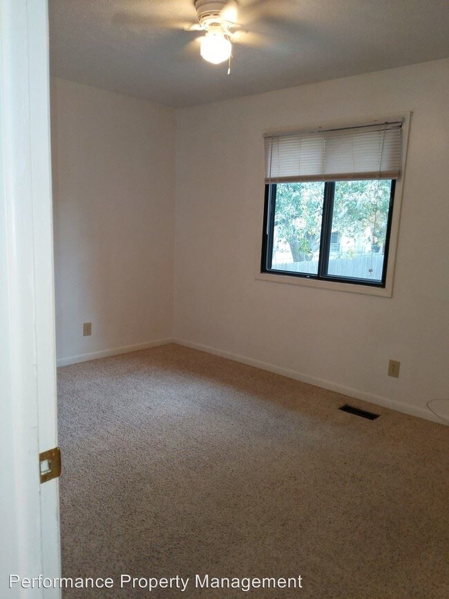 Foto del edificio - 4 br, 2 bath House - 4941 W. Saint Paul Ave.