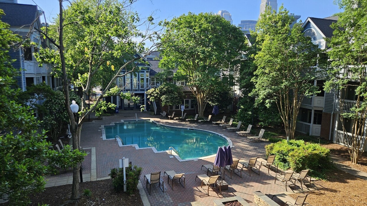 Foto principal - 517 N Graham St