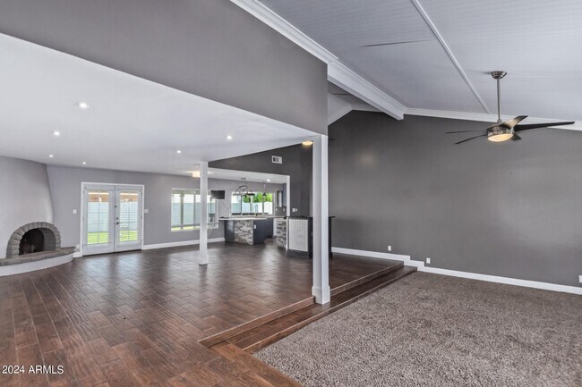 Building Photo - 8902 E Cholla St